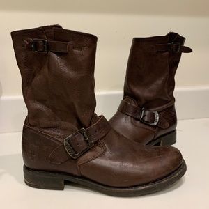 Frye Veronica Short